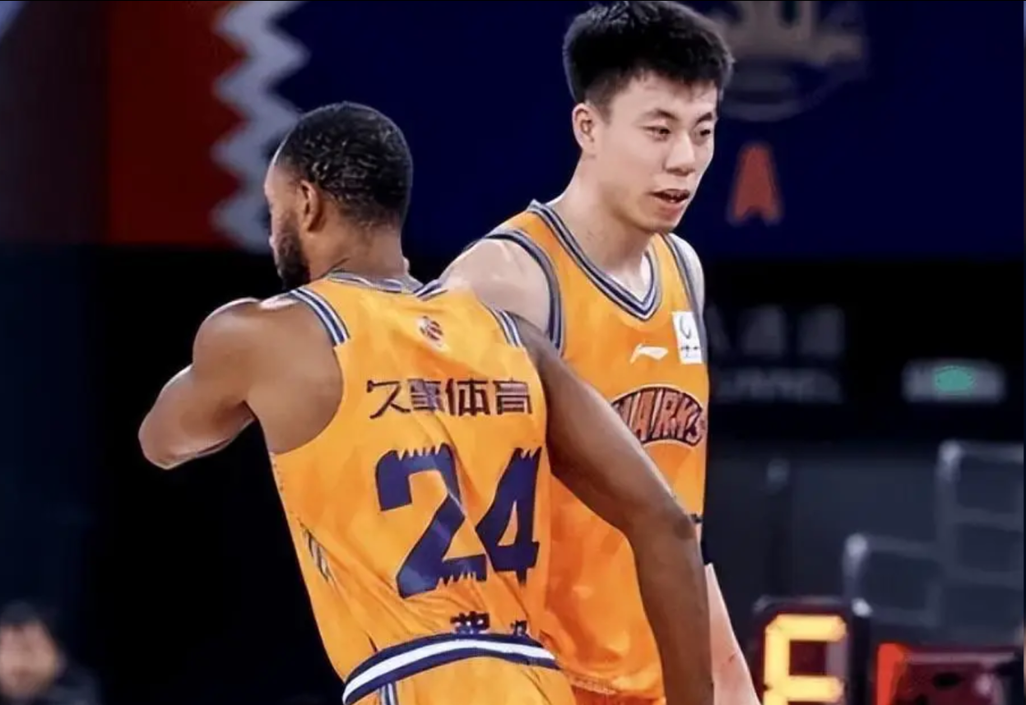 媒体人:三镇考察古斯塔沃 媒体人:三镇考察古斯塔沃