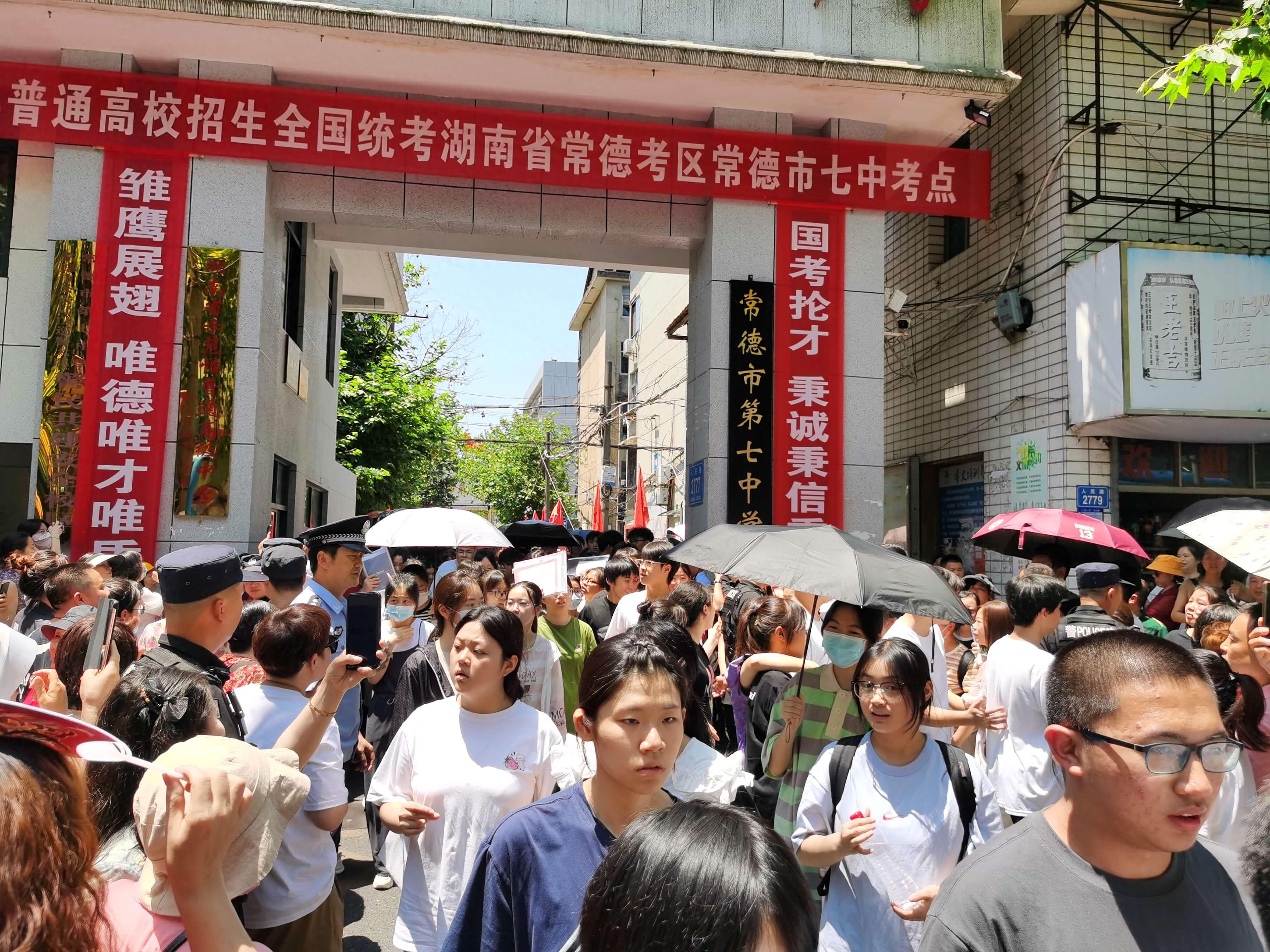 没谁了!12支球队报价!这待遇也就他了! 没谁了!12支球队报价!这待遇也就他了!