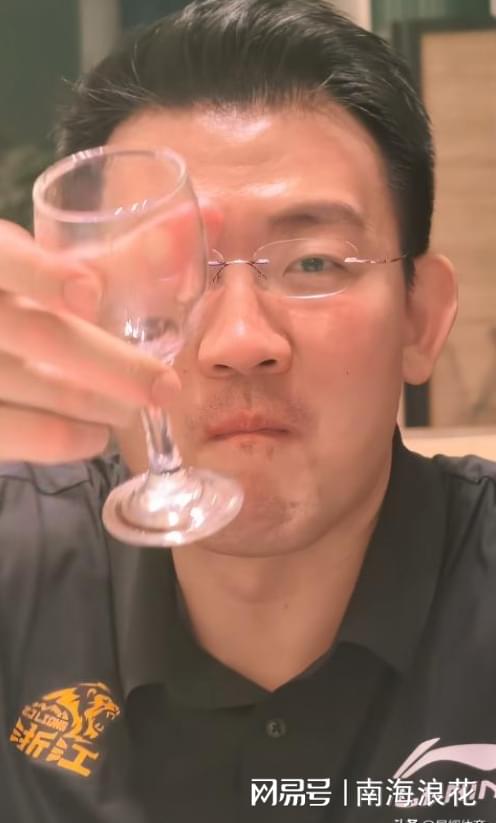 场均4分3板!五场总决赛下来,超级第六人的身价彻底打没了 场均4分3板!五场总决赛下来,超级第六人的身价彻底打没了