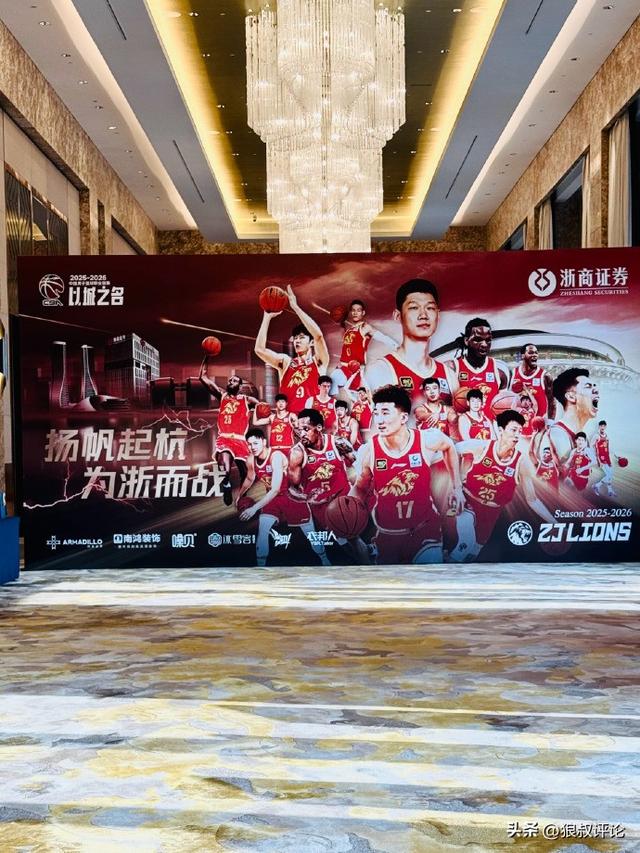 字母哥争夺战,又一匹黑马杀出!森林狼欲五换一,准备组欧洲双塔 字母哥争夺战,又一匹黑马杀出!森林狼欲五换一,准备组欧洲双塔