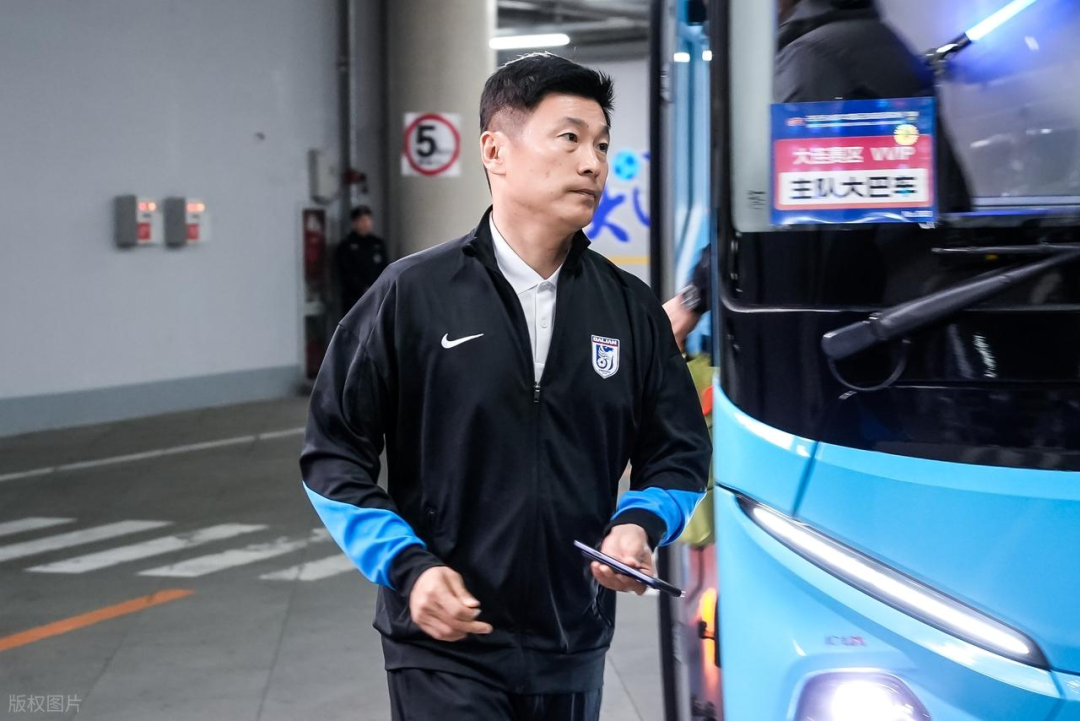 68岁临时工带进总决赛:金骑士换帅赌赢,西区黑马杀穿三强 68岁临时工带进总决赛:金骑士换帅赌赢,西区黑马杀穿三强