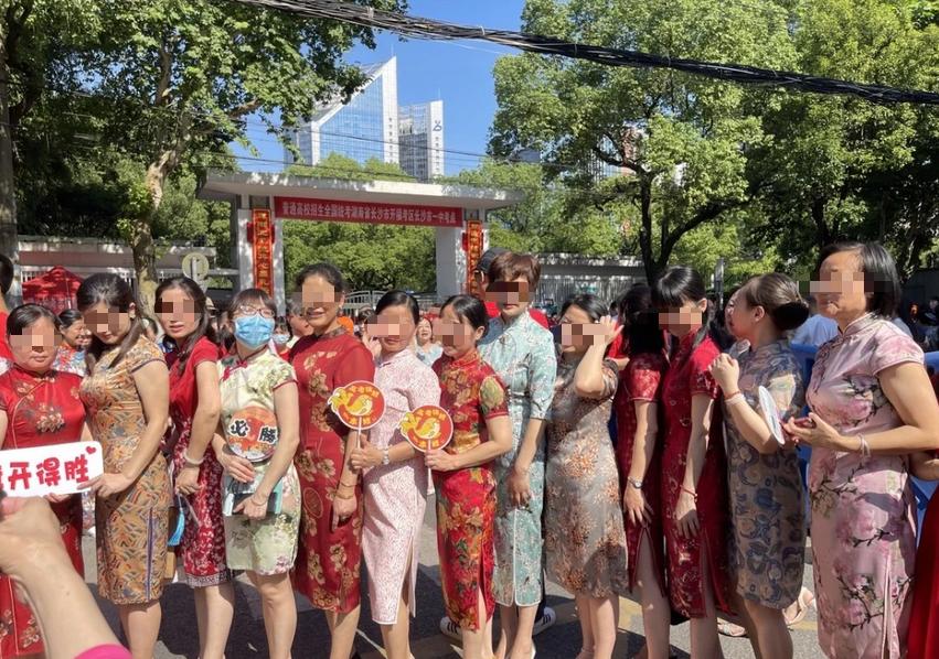 有布伦森就不怕落后!纽约客场再次逆转16分劣势,53年后首夺NBA总冠军! 有布伦森就不怕落后!纽约客场再次逆转16分劣势,53年后首夺NBA总冠军!