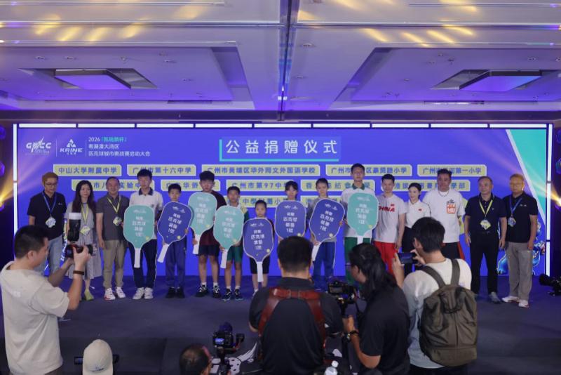 索尔巴肯:若拉森的低烧退不下去,我们就把他送回家 索尔巴肯:若拉森的低烧退不下去,我们就把他送回家